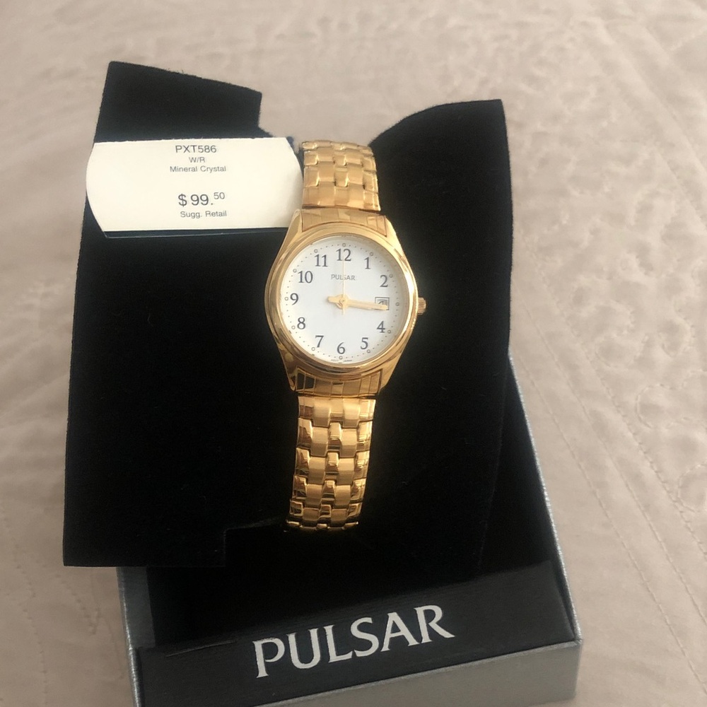 Pulsar Gold Women's Round White Dial Bracelet Watch